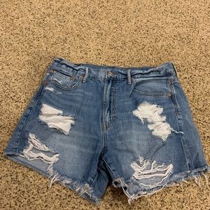 American Eagle - 90s Boyfriend Short